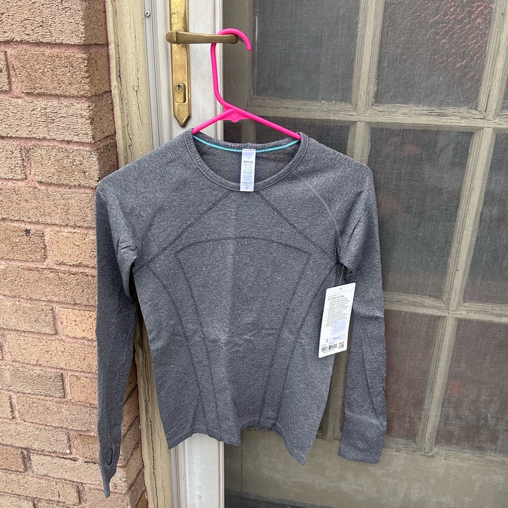 Ivivva Fly Tech Long Sleeve Tee Shirt Grey Size 14 -similar to Lululemon Swiftly